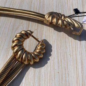 BRAND NEW Gold Zara Belt ✨